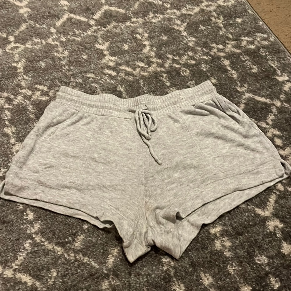 STARS ABOVE COMFY SLEEP SHORTS | SIZE M
